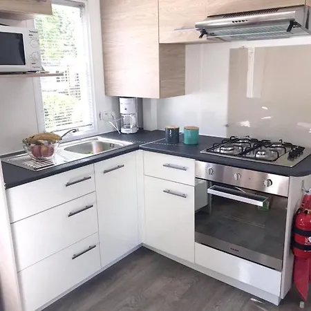 Paisible A Avec Piscine Partagee Ferienhaus