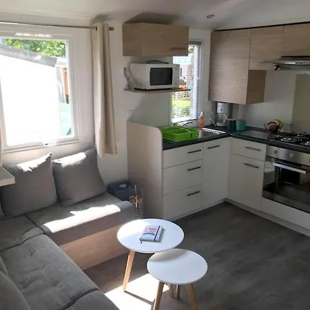 Paisible A Avec Piscine Partagee Ferienhaus *