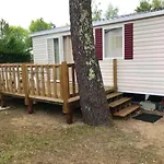 Paisible A Avec Piscine Partagee Vakantiehuis