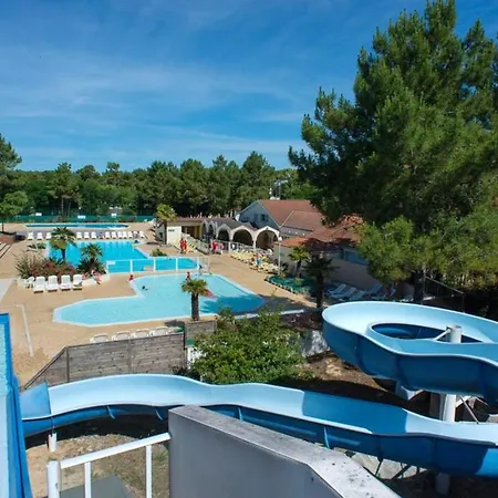 Paisible A Avec Piscine Partagee Dom wakacyjny *