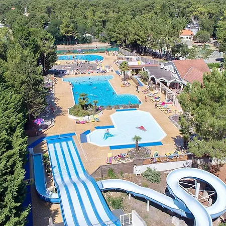 Paisible A Avec Piscine Partagee *